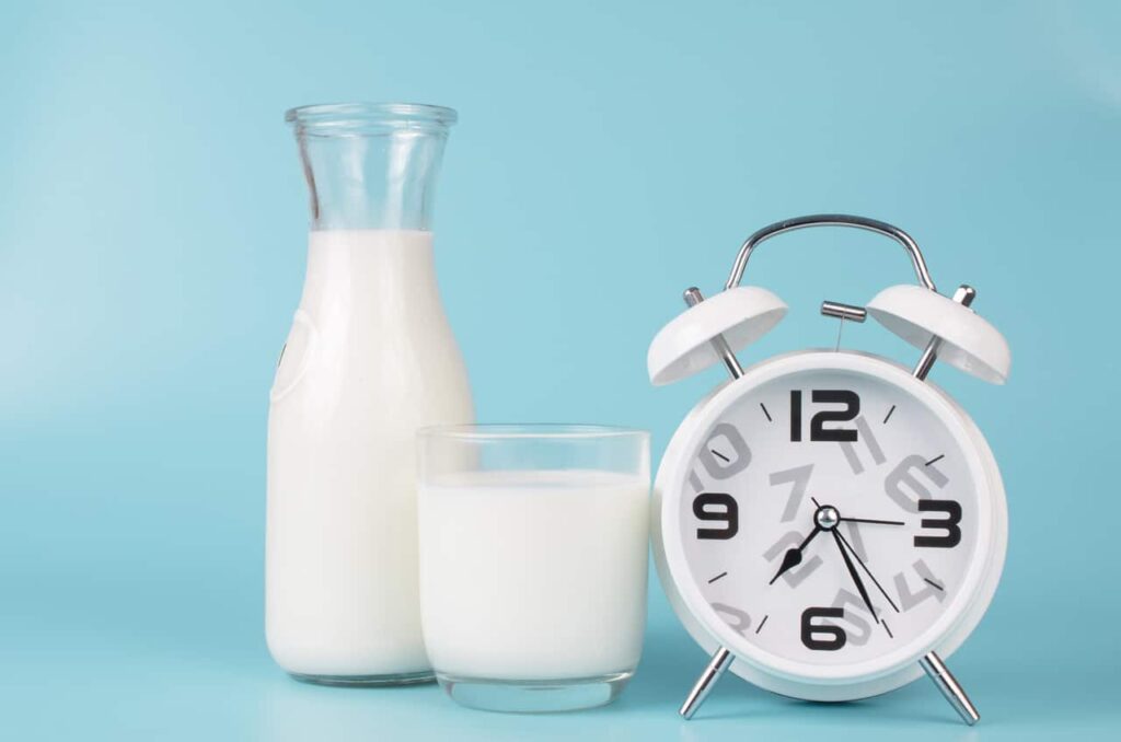 Can You Drink Milk During Intermittent Fasting? Here’s The Sip
